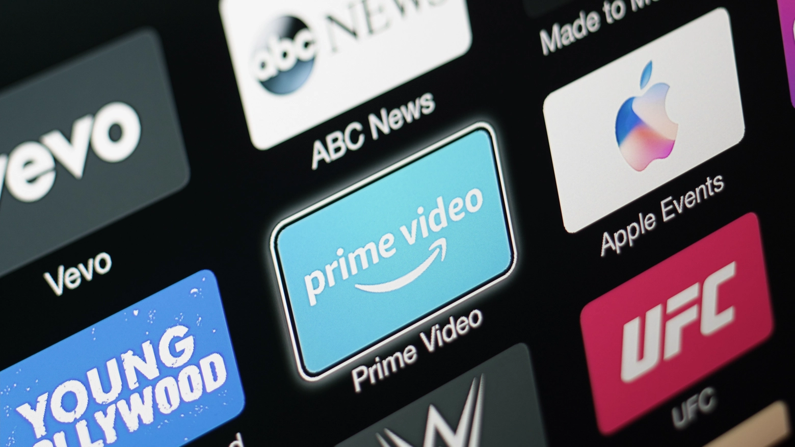Amazon Prime Video offre ai ai propri abbonati tanti nuovi interessanti contenuti seriali per il mese di luglio 2023, vediamo quali