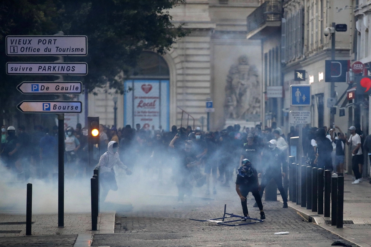 Violenti scontri a Marsiglia
